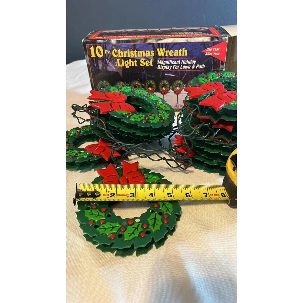 10 Sets Lighted Christmas Wreaths 5 Inch Pre Lit Mini Xmas Wreath with Red